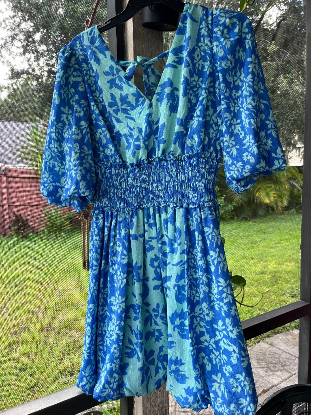 Taylor blue and light-blue floral print mini dress size 8